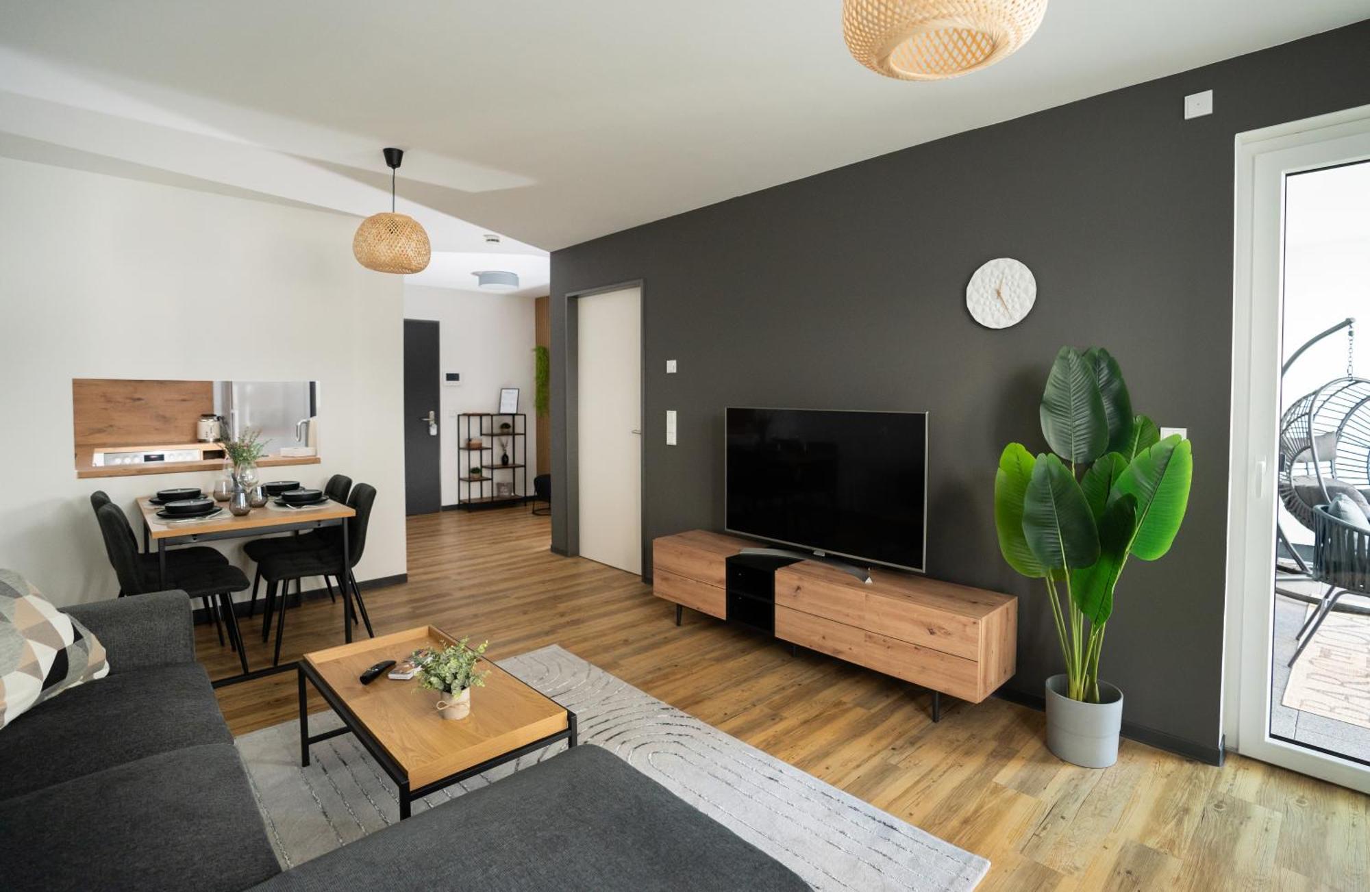 Reitz - Apartment I Zentrale Lage I Stellplatz I 55Qm I 2 Zimmer I Kueche I Bad I Terrasse Bad Hersfeld Esterno foto