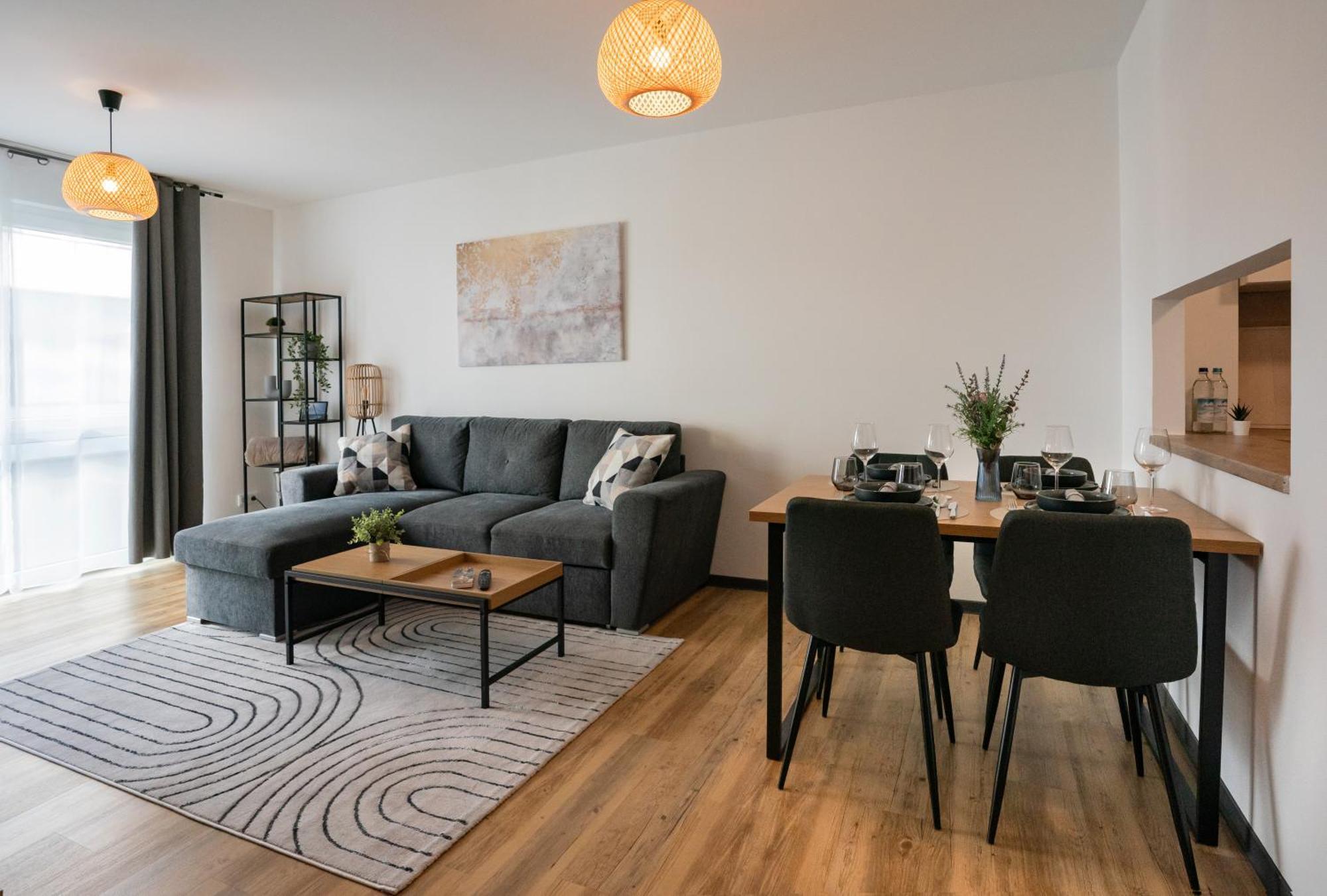 Reitz - Apartment I Zentrale Lage I Stellplatz I 55Qm I 2 Zimmer I Kueche I Bad I Terrasse Bad Hersfeld Esterno foto