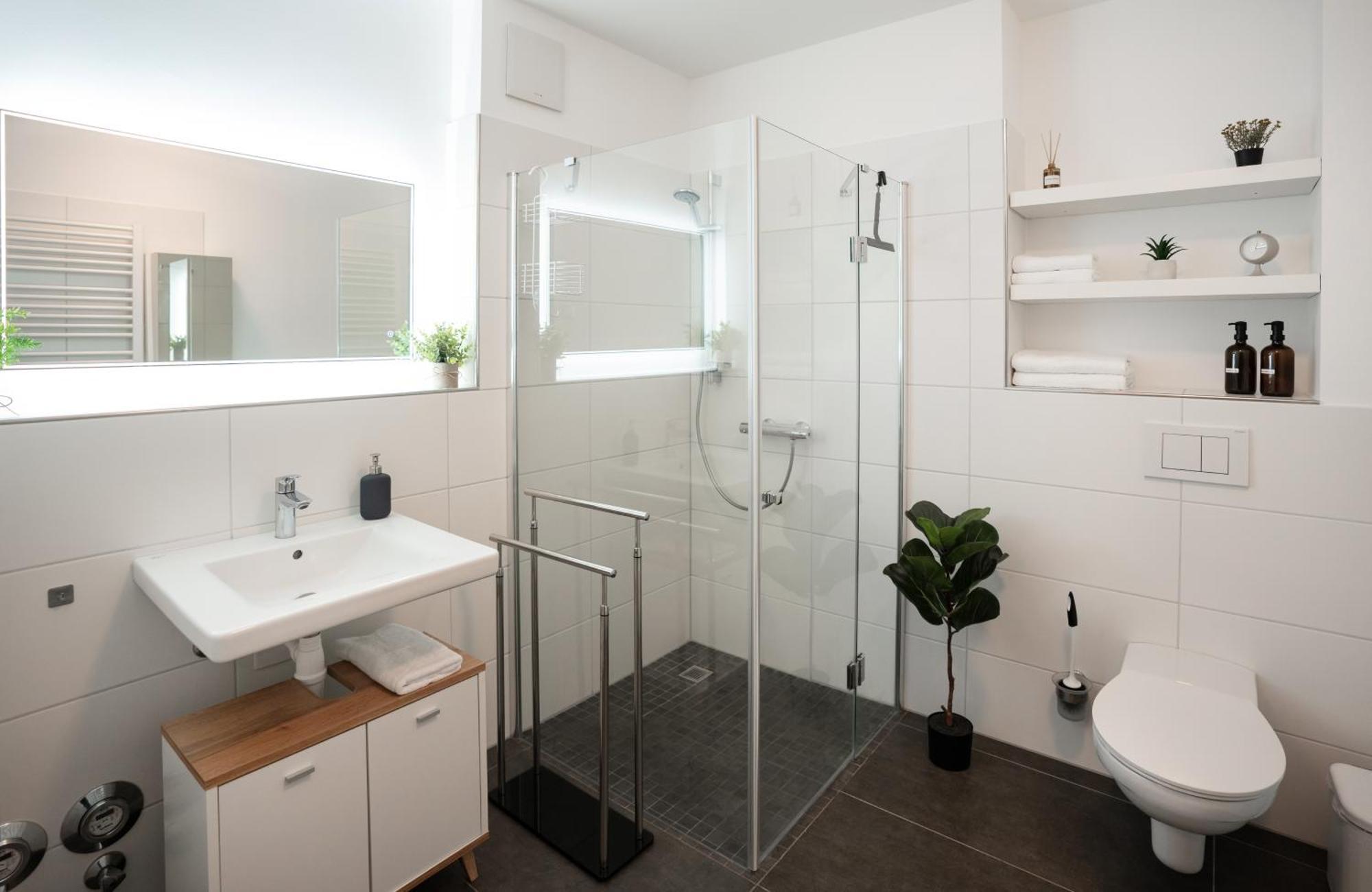 Reitz - Apartment I Zentrale Lage I Stellplatz I 55Qm I 2 Zimmer I Kueche I Bad I Terrasse Bad Hersfeld Esterno foto