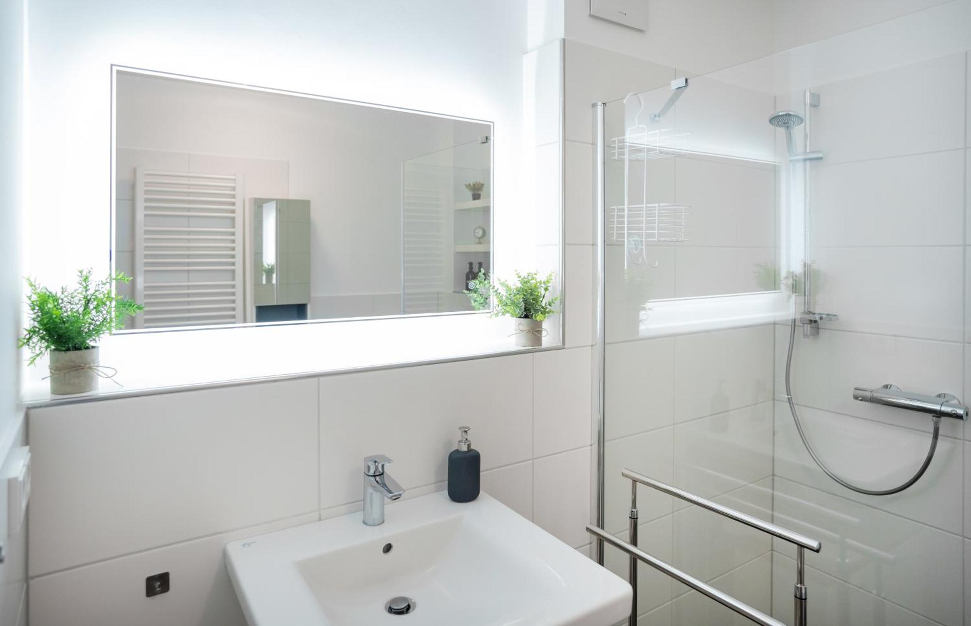 Reitz - Apartment I Zentrale Lage I Stellplatz I 55Qm I 2 Zimmer I Kueche I Bad I Terrasse Bad Hersfeld Esterno foto